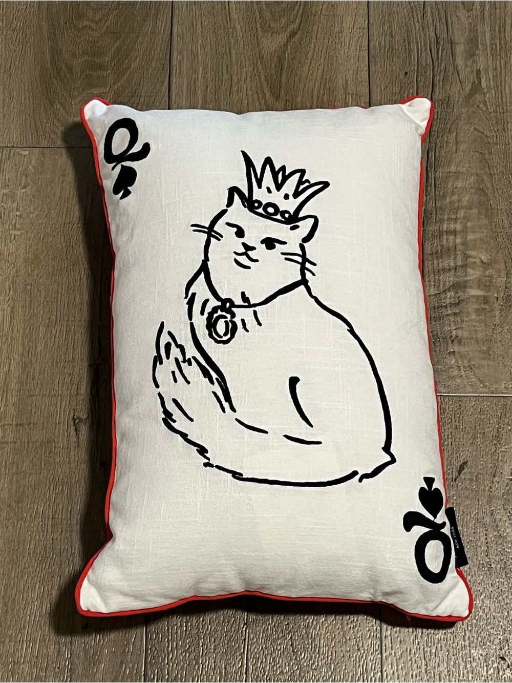 KATE SPADE QUEEN OF SPADES THROW PILLOW CAT WITH CROWN Feminine Sassy Cat